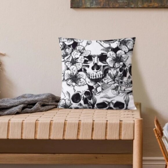 Pillow Cover Skulls Zipper Closure Large Black White Square 17.7 X 17.7 … - Picture 2 of 13